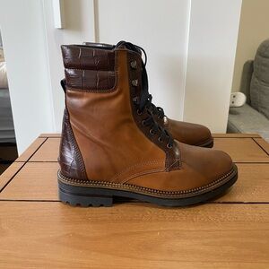 NWOT DIVINE FOLLIE Leather boots Made in Italy - Size 36